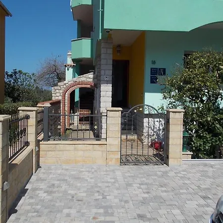 Lux Benak - Barbara Apartamento *