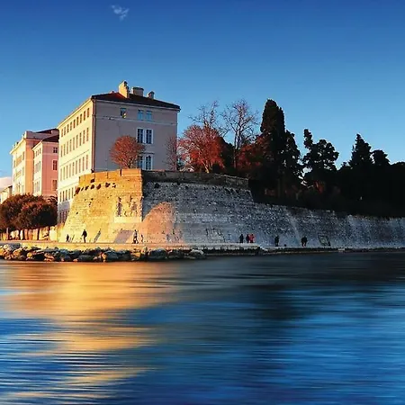 Lux Benak - Barbara Apartment