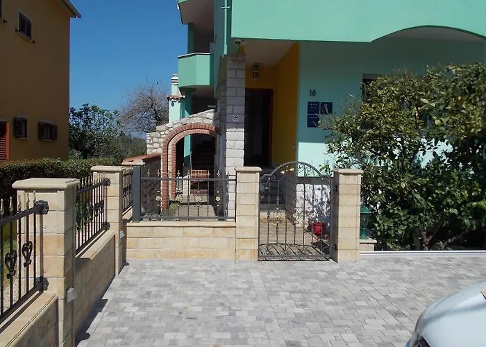 Lux Benak - Barbara Apartman *